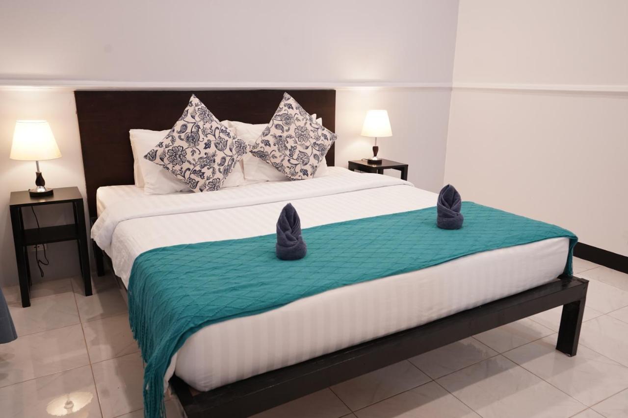 Birdcage Boutique Hotel Phnom-Penh Buitenkant foto
