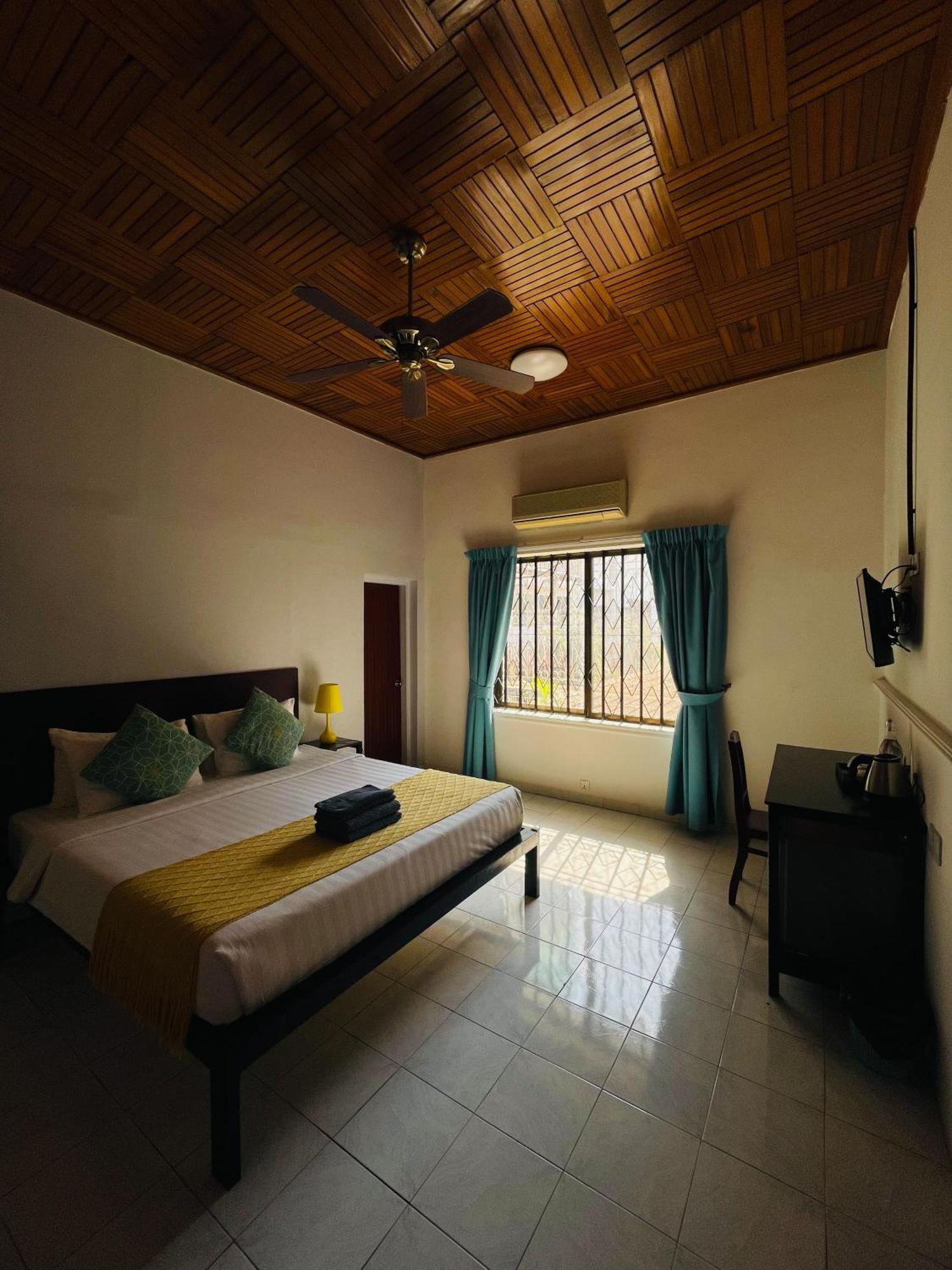 Birdcage Boutique Hotel Phnom-Penh Buitenkant foto