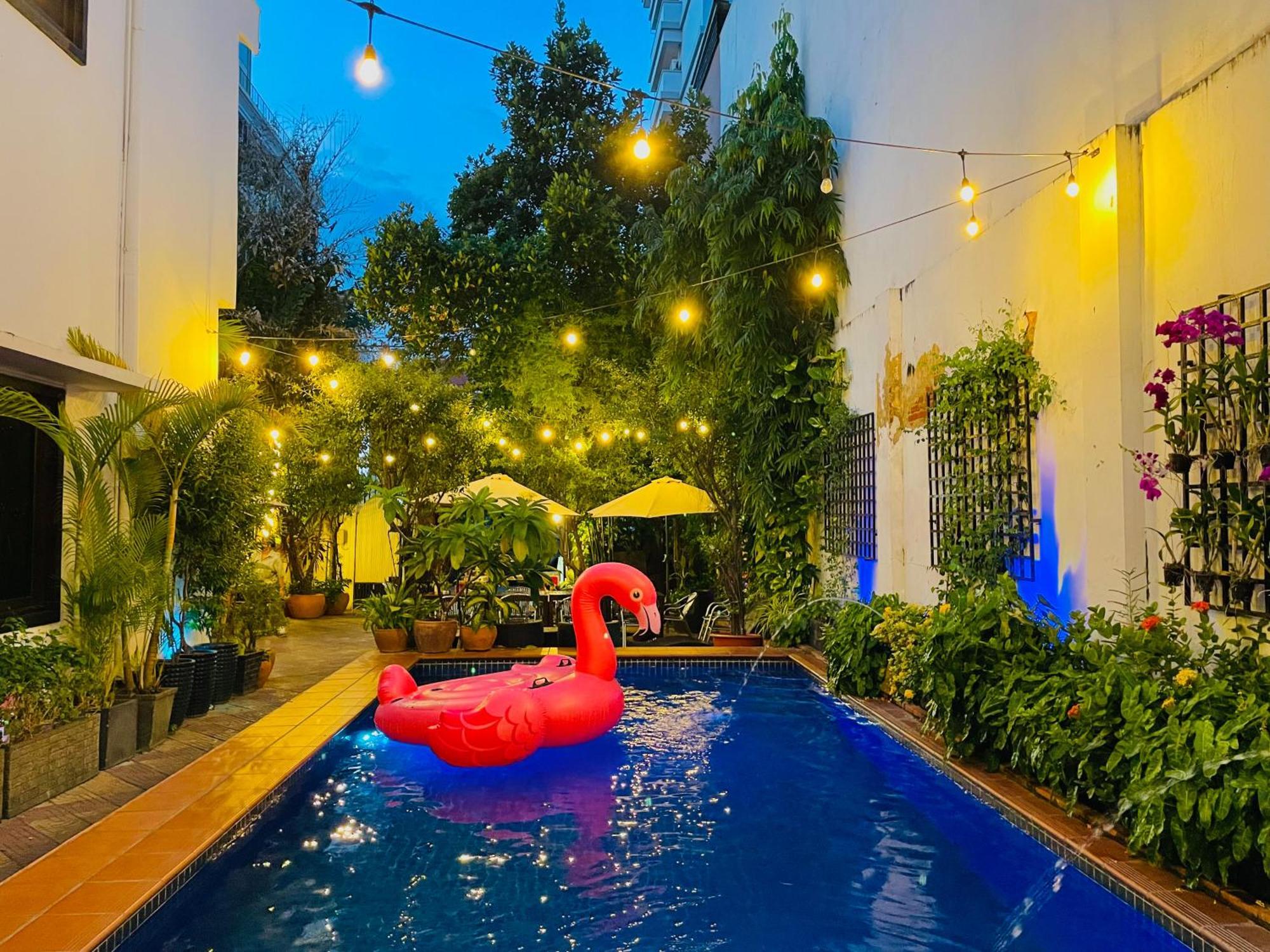Birdcage Boutique Hotel Phnom-Penh Buitenkant foto